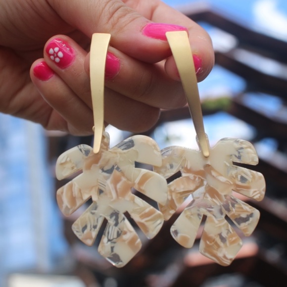 WowNYC Jewelry - New Cream leaf leaves dangling acrylic earrings